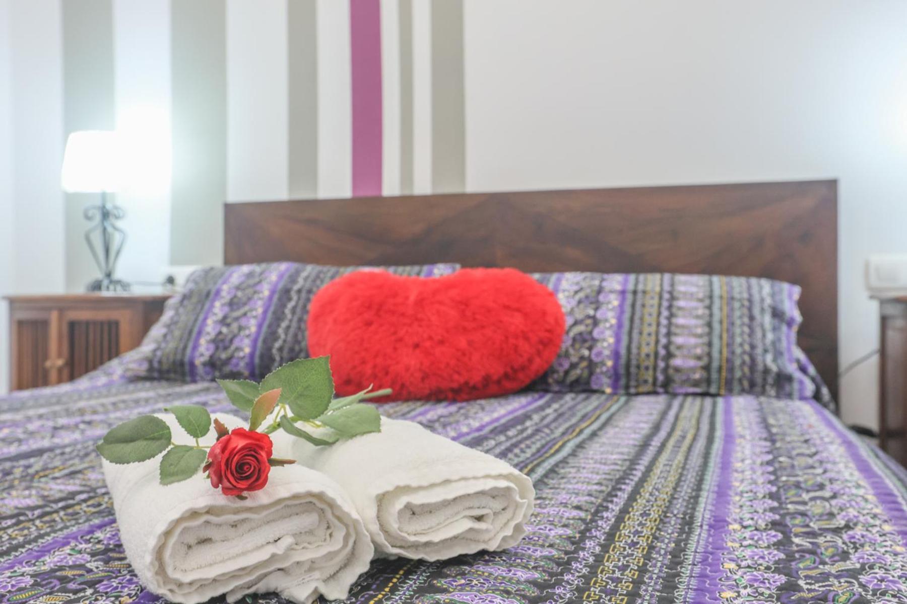 Galindo Center Premium Suites, Free Parking Siviglia Esterno foto