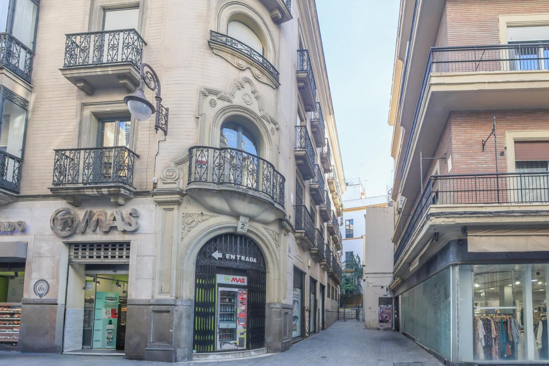 Galindo Center Premium Suites, Free Parking Siviglia Esterno foto